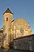 Église Saint-Pierre-ès-Liens.