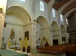 Chapelles latéralessud-està droite en entrant.