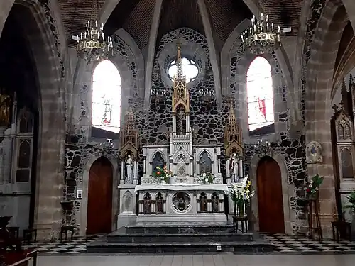 Chœur et maître autel