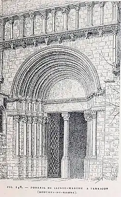 Le portail dessiné en 1888 par Édouard Corroyer (1835-1904).