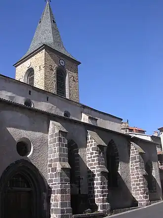 Vue de l'église Saint-André Massiac où P. Pouzet a exercé son ministère.