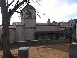 Église du village classée monument historique.