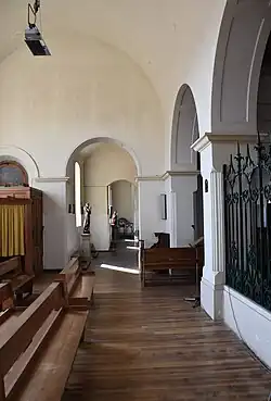 Le bas-côté sud et l'entrée du déambulatoire.