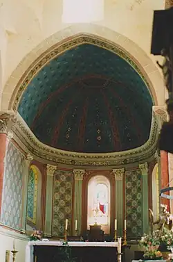 Chœur avec son décor du 19e.