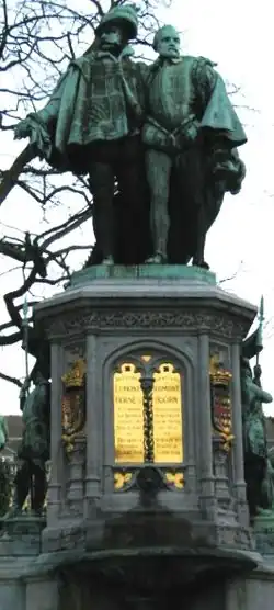 Fontaine d'Egmont et de Hornes au square du Petit-Sablon à Bruxelles.