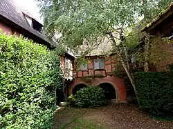 Ancienne cour domaniale de Pairis (XVIe-XVIIIe).