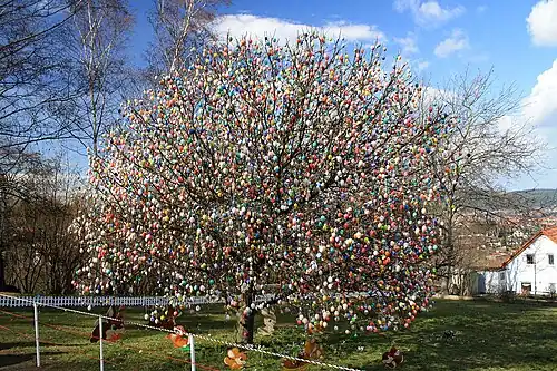 Arbre de Pâques constitué de 9&nbsp;200 en Thuringe.