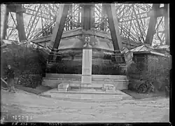 Le monument photographié en 1929 par l'agence Rol.