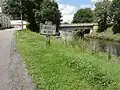 Entrée d'Einville-au-Jard par la voie verte du canal de la Marne au Rhin.