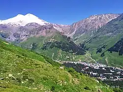 Terskol et l'Elbrouz.