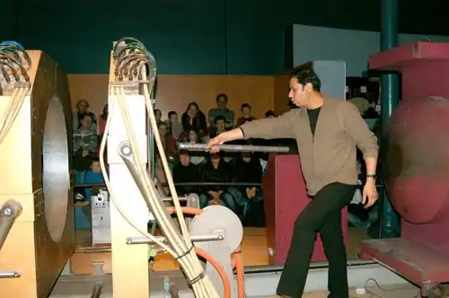 Un médiateur scientifique en action.