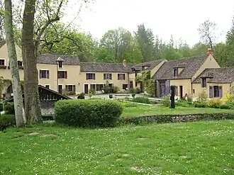 Moulin de Villeneuve, Aragon, et Elsa Triolet.