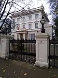 Ambassade à Londres.