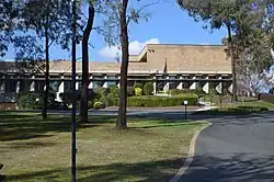 Ambassade à Canberra.