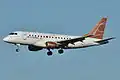 Un Embraer 170 avec livrée spéciale 10e&nbsp;anniversaire