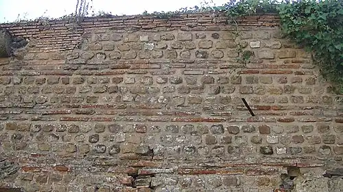 Vestige de l'enceinte gallo-romaine de Nantes, dans l'ancien couvent des Cordeliers.