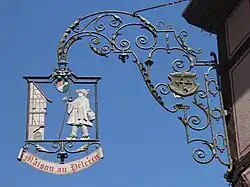 Enseigne de la maison du Pèlerin.