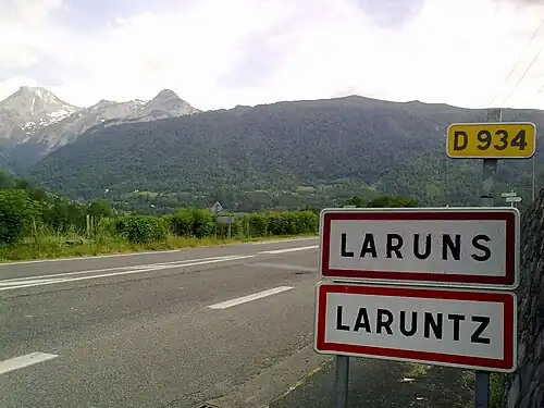 Entrée dans Laruns depuis Pau.