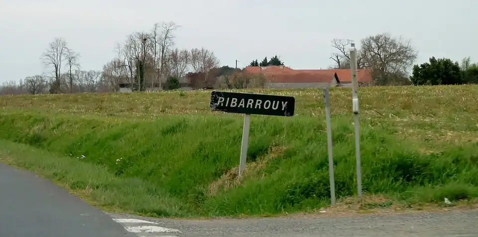 Entrée dans Ribarrouy.