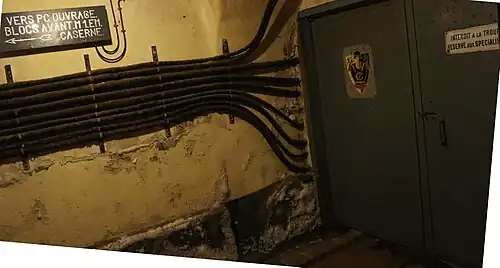 Entrée de l'usine avec l'écusson du 2e&nbsp;génie.