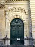 Une des entrées de la Sorbonne.