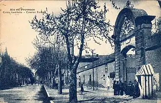 La caserne et le cours Gambetta vers 1900.