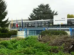 Description de cette image, également commentée ci-après