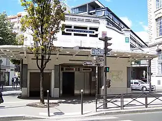 Entrée de la station.