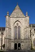 L’entrée sud de l’église, portail Renaissance.
