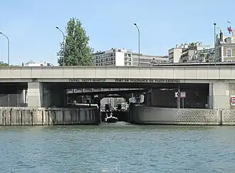 Le pont Mazas, vu de la Seine.