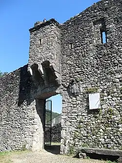 L'entrée de la forteresse