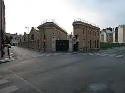 Entrée de l'atelier, rue de la Croix-Nivert.