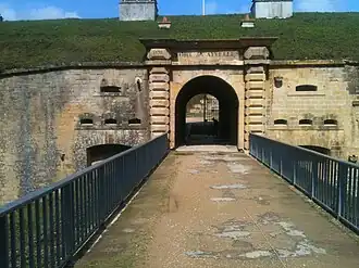 Entrée du fort des Ayvelles.