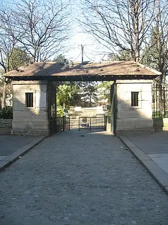 Entrée du square de la Roquette.