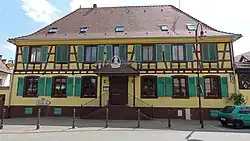 Relais de poste devenu le restaurant « Les jambons de Marinette » (XVIIIe-XIXe), 28 route de Strasbourg.