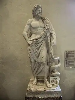 Statue d'Asclépios.