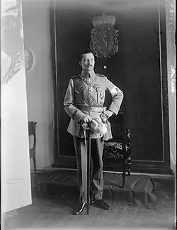 portrait d'un homme en uniforme