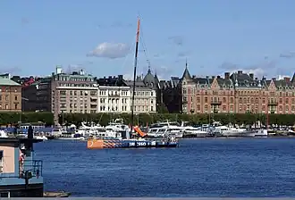 Ladugårdslandsviken et Strandvägen au fond, vus du Skeppsholmsbron.