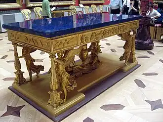 Table en bronze, avec plateau en lapis-lazuli, musée de l'Ermitage, Saint-Pétersbourg