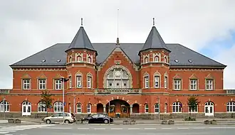 Façade principale du bâtiment voyageurs