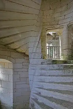 Escalier à vis du château de l'Herm (1500-1520, Dordogne)