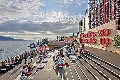 Fête en 2019 à Vevey, terrasse de la Confrérie.