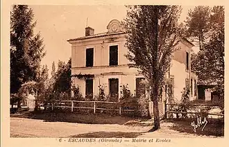 La mairie-écoles.