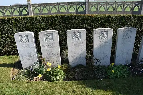 Quelques-uns des premiers morts britanniques de la guerre.
