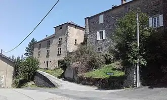 Château du XVIe&nbsp;siècle en deux bâtiments séparés.