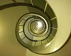 Une cage d'escalier en 2009.