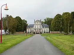 L'entrée du château.