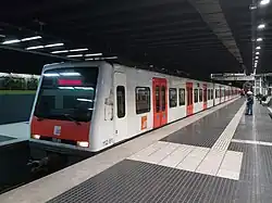 Série 112 à quai à Sarrià.