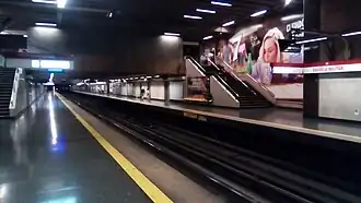 Une rame a la station.