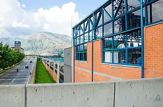 Extérieur de la station en 2016.